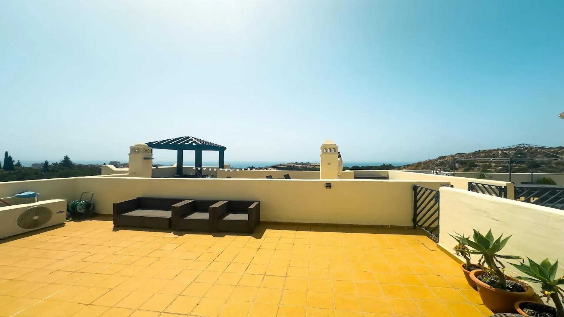 דירות בנאלמדנה Vivienda Cronos Golf