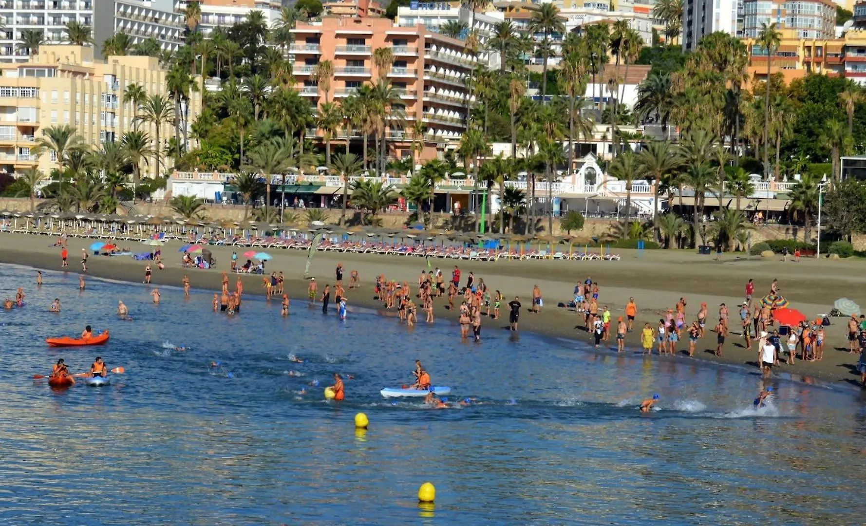 Vivienda Cronos Golf Apartamento Benalmádena